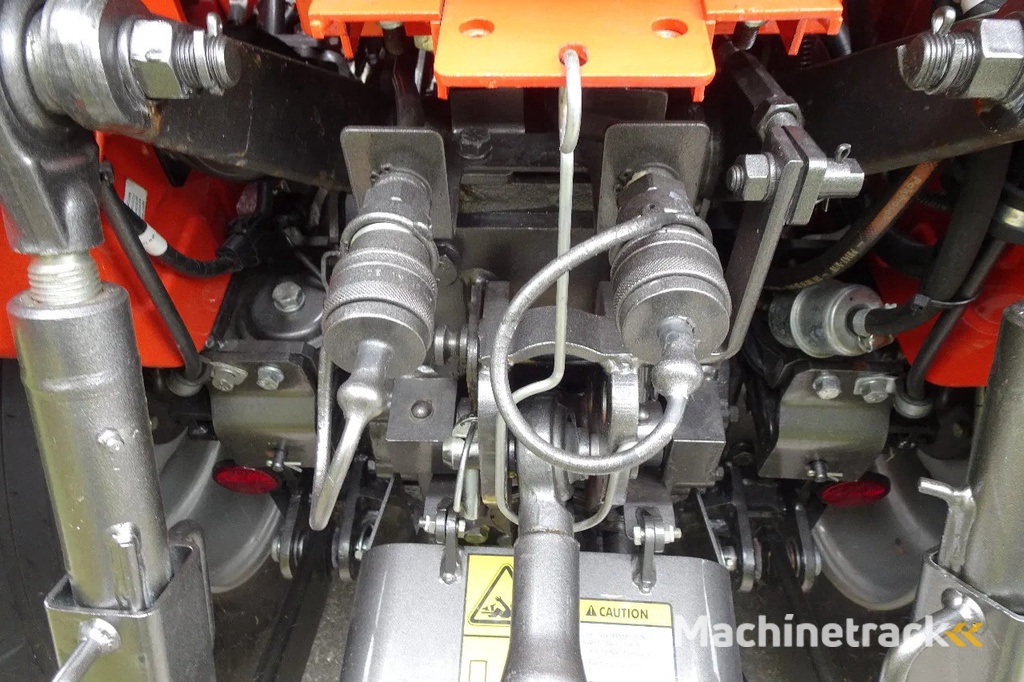 Tafe Compact trekker met voorlader 6028M