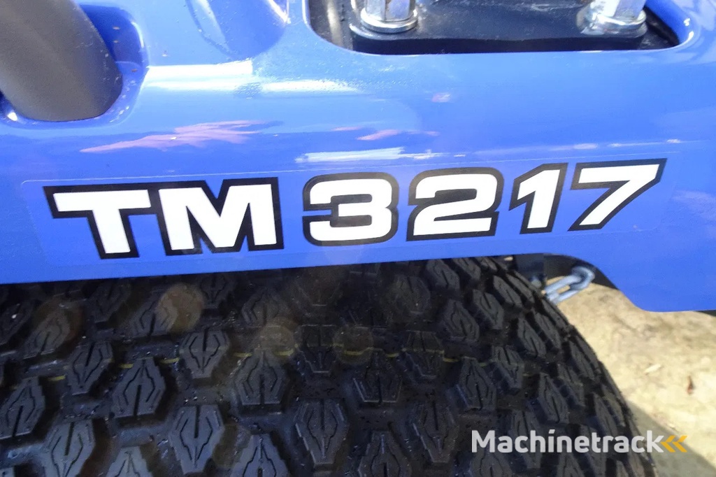 Iseki 3217 met voorlader .