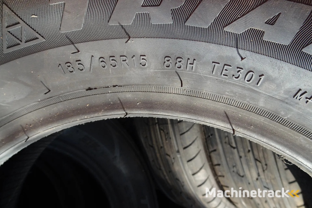 Triangle banden  185/65R15