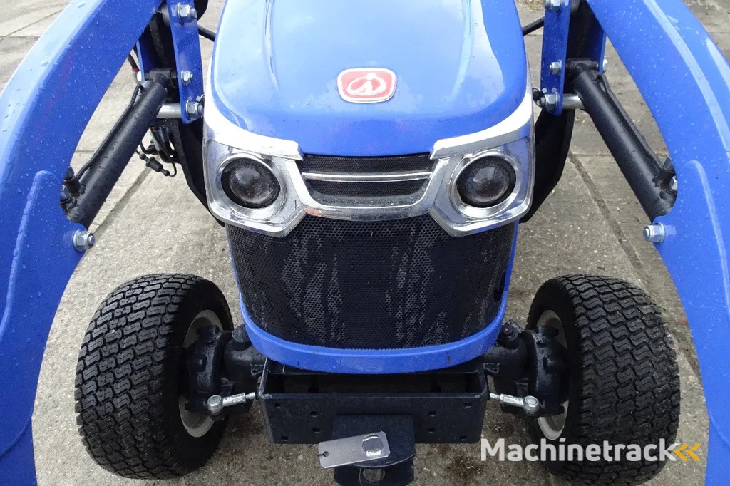 Iseki met voorlader .TXGS24