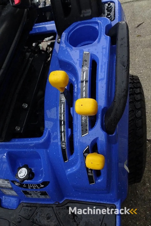 Iseki met voorlader .TXGS24