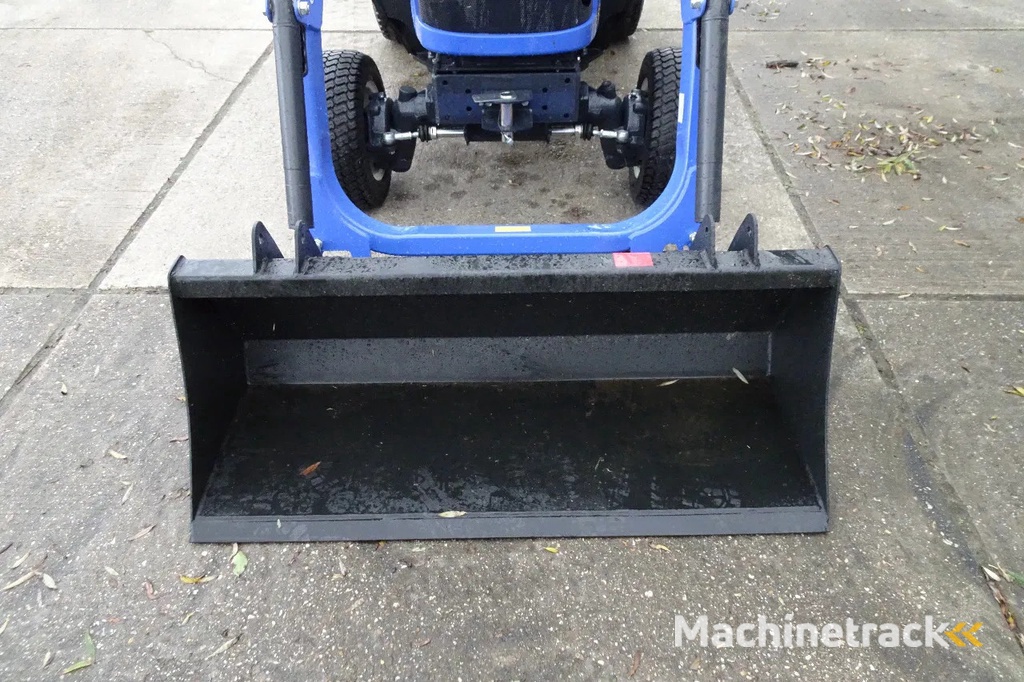 Iseki met voorlader .TXGS24