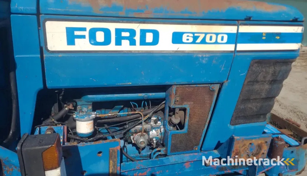 Ford 6700 .
