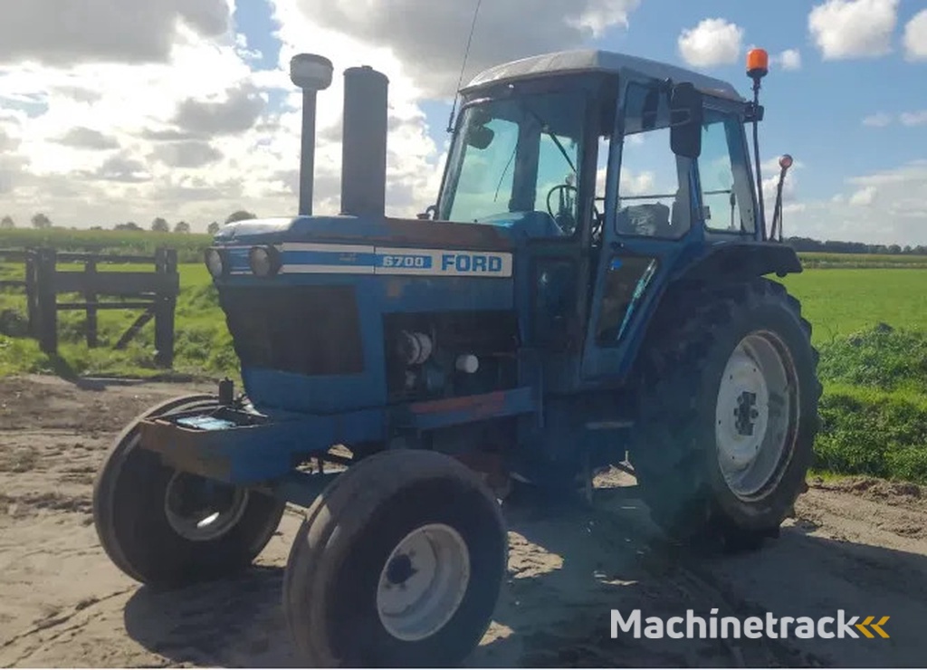 Ford 6700 .