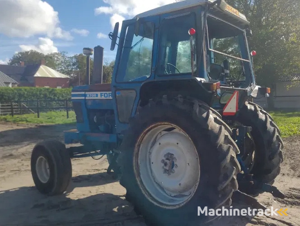 Ford 6700 .