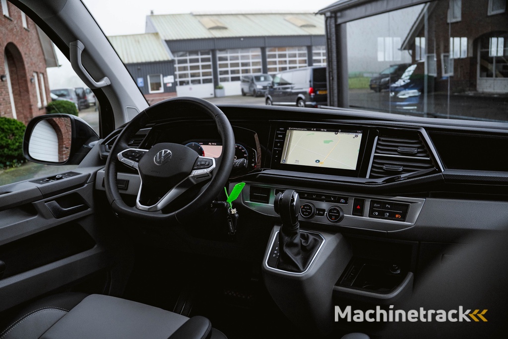 Volkswagen Transporter T6.1 2.0 TDI 204 PK DSG CARAVELLE L2H1 A-KLEP DUB/DUB ACC | LED | Leder | Virtual Cockpit | Privacy glass |