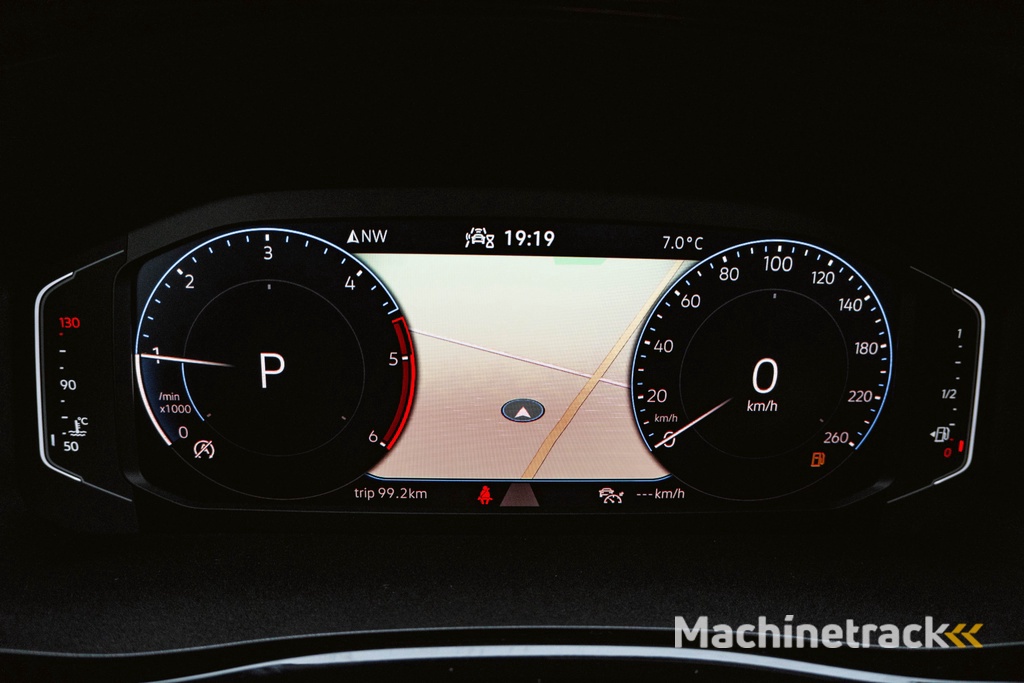 Volkswagen Transporter T6.1 2.0 TDI 204 PK DSG CARAVELLE L2H1 A-KLEP DUB/DUB ACC | LED | Leder | Virtual Cockpit | Privacy glass |