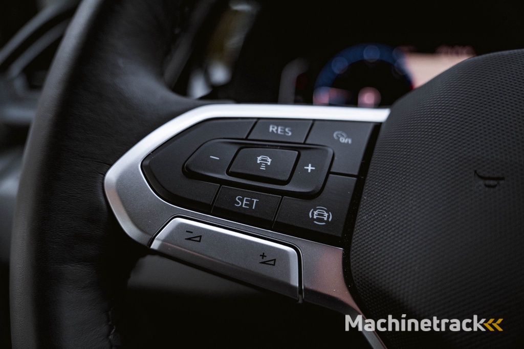 Volkswagen Transporter T6.1 2.0 TDI 204 PK DSG CARAVELLE L2H1 A-KLEP DUB/DUB ACC | LED | Leder | Virtual Cockpit | Privacy glass |