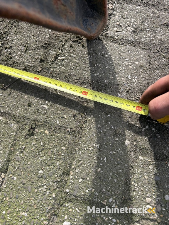 manitou hijs jip met poliepknijper