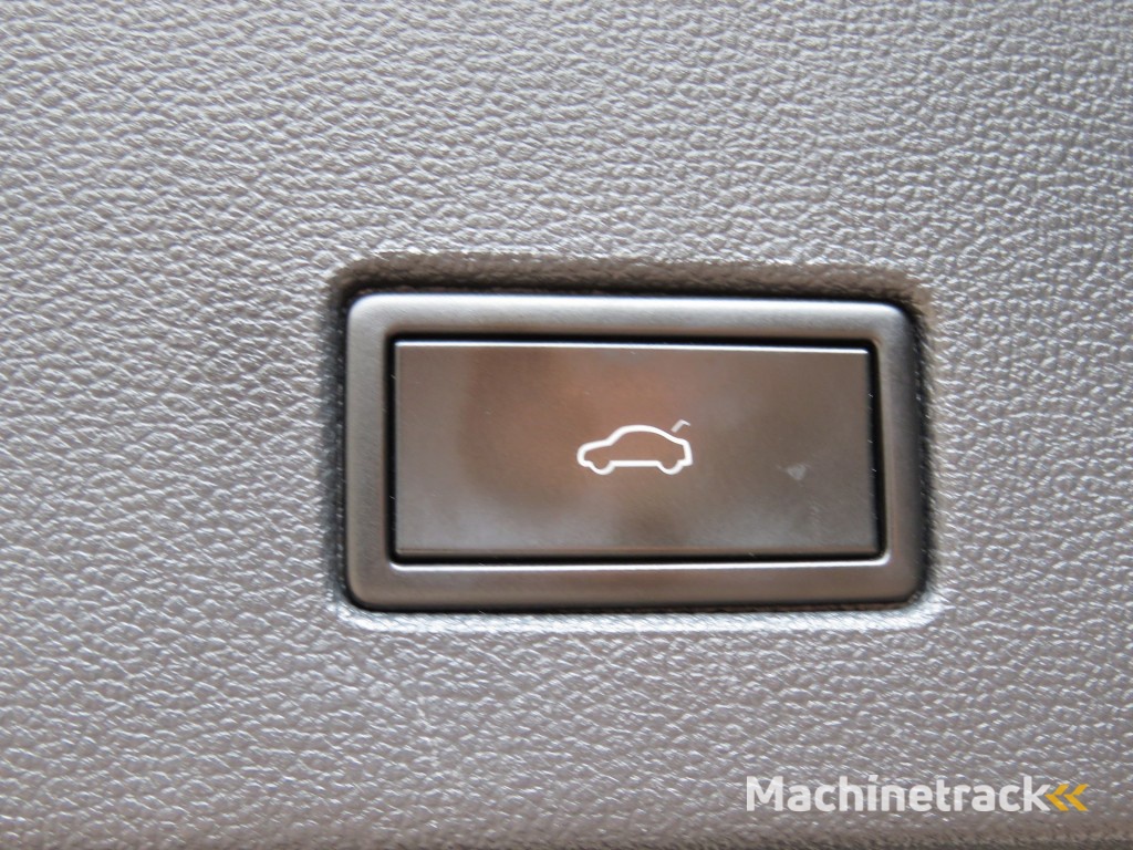 Volkswagen T-roc 1.0 TSI 115pk STYLE / Digitaal dash. / Led / Elec.achterklep / Camera / 17 Inch / BOVAG garantie