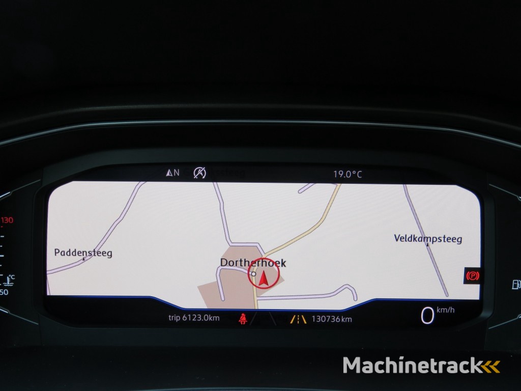 Volkswagen T-roc 1.0 TSI 115pk STYLE / Digitaal dash. / Led / Elec.achterklep / Camera / 17 Inch / BOVAG garantie