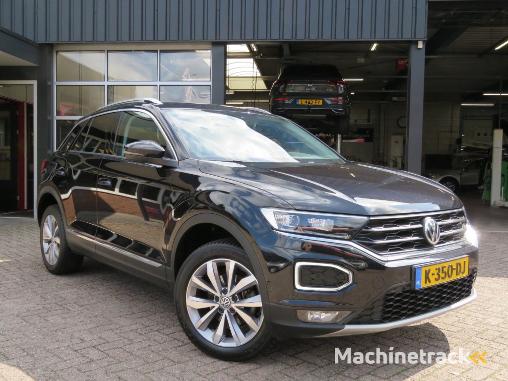 Volkswagen T-roc 1.0 TSI 115pk STYLE / Digitaal dash. / Led / Elec.achterklep / Camera / 17 Inch / BOVAG garantie