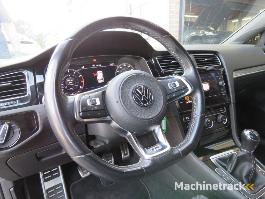 Volkswagen Golf 1.5 TSI 150pk DSG-aut. R-Line / Led / Virtual / 17 Inch / BOVAG garantie