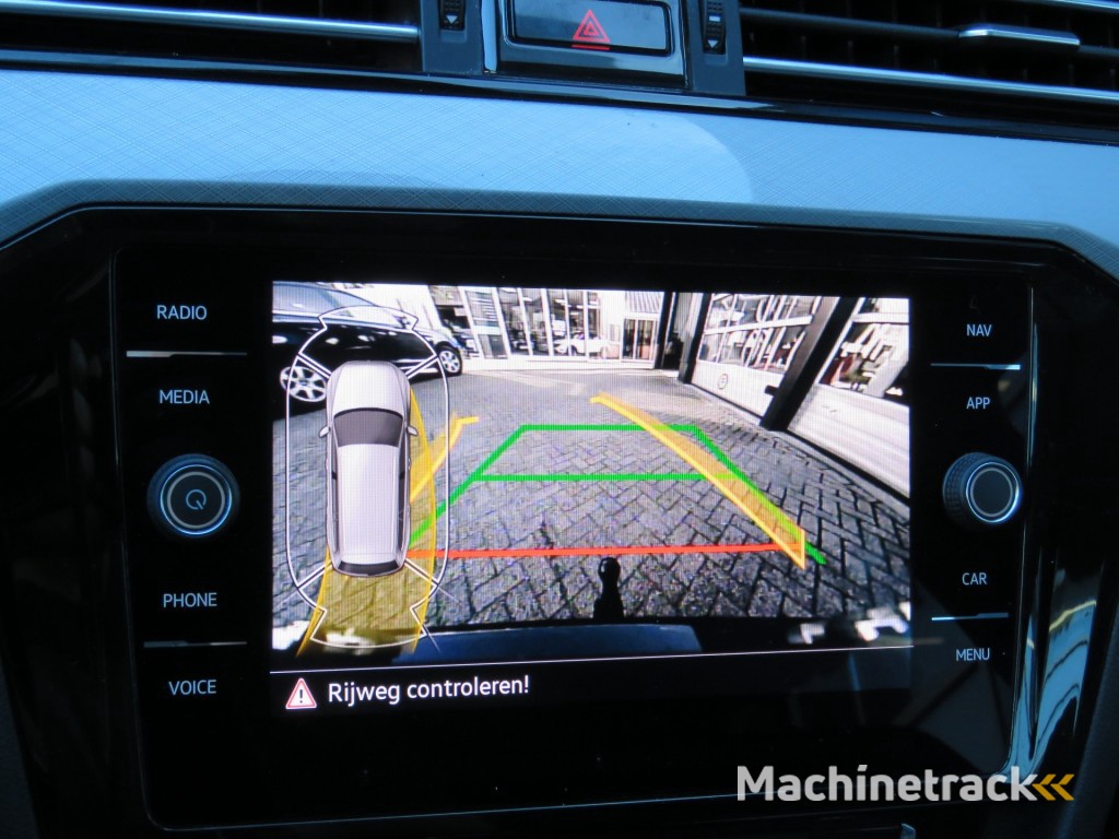 Volkswagen Passat Variant 1.4 TSI PHEV GTE BNS / Trekhaak wegklap. / Camera / BOVAG garantie