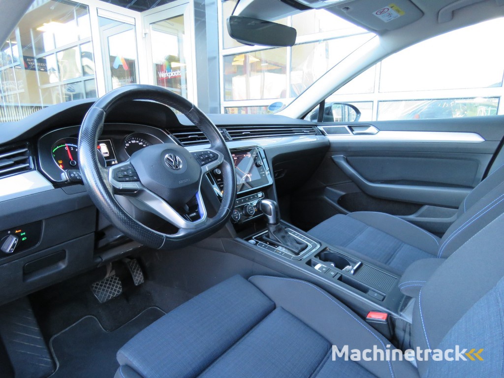 Volkswagen Passat Variant 1.4 TSI PHEV GTE BNS / Trekhaak wegklap. / Camera / BOVAG garantie