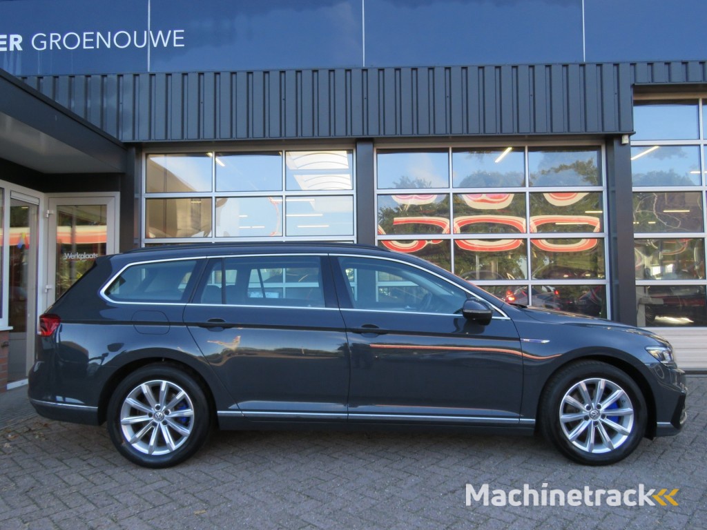 Volkswagen Passat Variant 1.4 TSI PHEV GTE BNS / Trekhaak wegklap. / Camera / BOVAG garantie