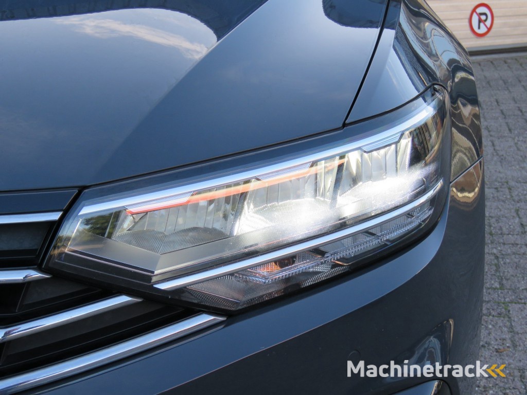 Volkswagen Passat Variant 1.4 TSI PHEV GTE BNS / Trekhaak wegklap. / Camera / BOVAG garantie