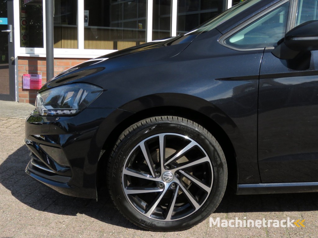 Volkswagen Golf Sportsvan 1.0 TSI 115pk DSG-aut. HIGHLINE / Trekhaak / Camera / 17 Inch  / BOVAG garantie