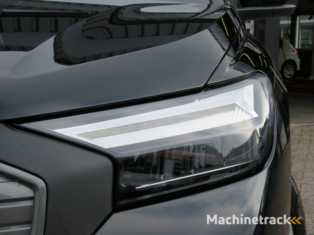 Audi Q4 35 LAUNCH ED. 55 KWH / 19 Inch / Stoelverw. / Elec. klep / BOVAG garantie