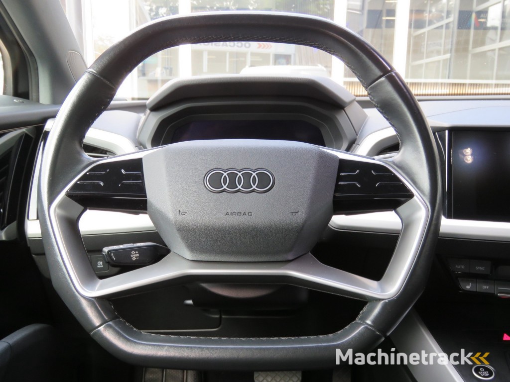 Audi Q4 35 LAUNCH ED. 55 KWH / 19 Inch / Stoelverw. / Elec. klep / BOVAG garantie