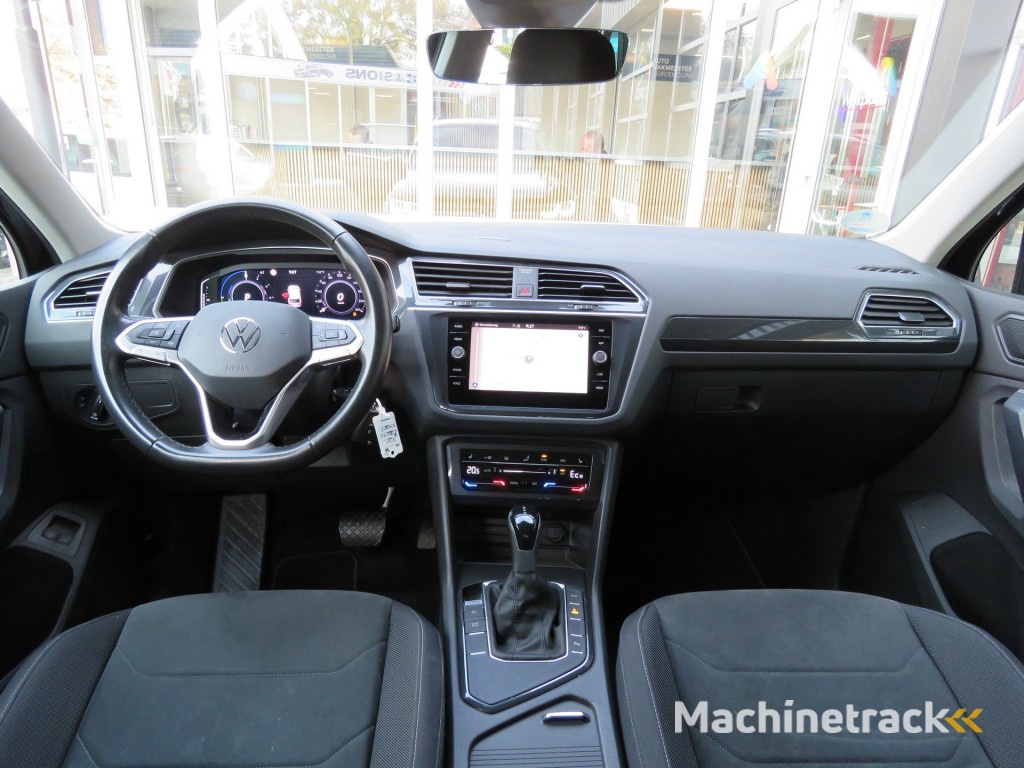 Volkswagen Tiguan 1.4 TSI 245pk eHybrid Elegance / Trekhaak / IQ Light / Stoel + stuurverw. / Camera / BOVAG garantie