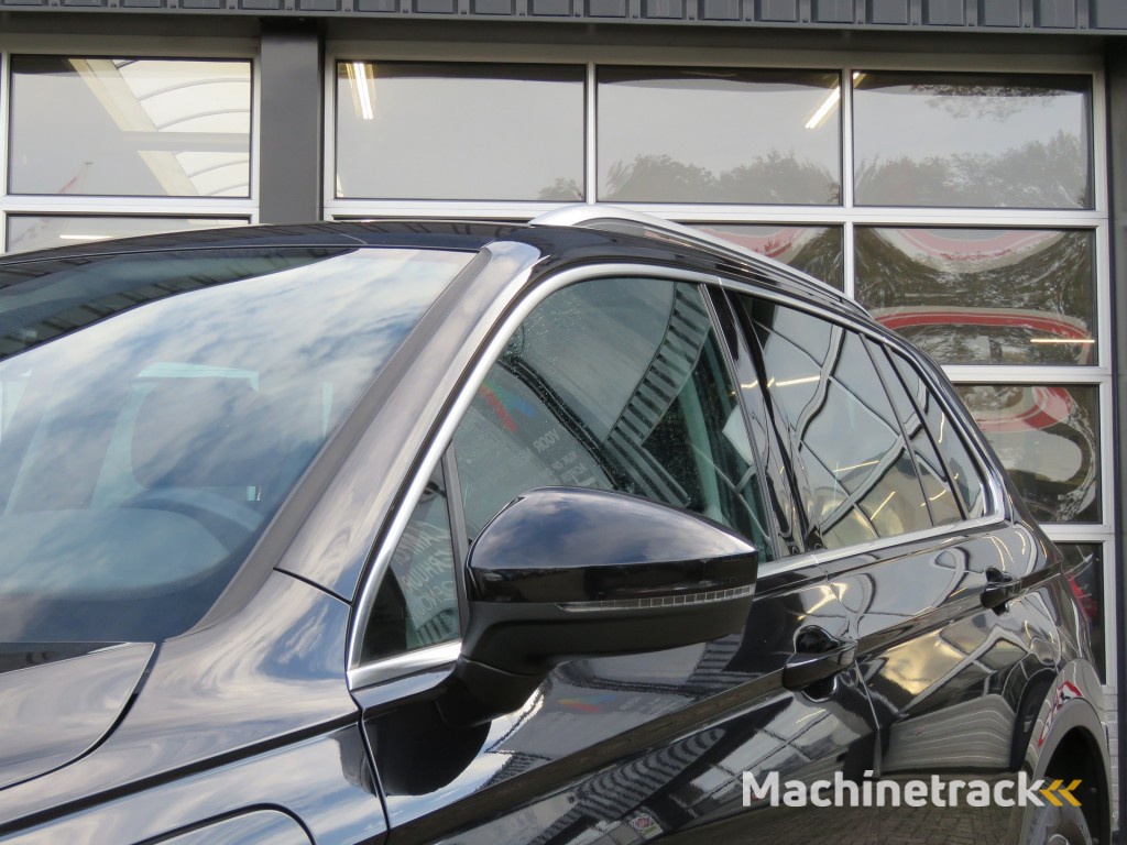 Volkswagen Tiguan 1.4 TSI 245pk eHybrid Elegance / Trekhaak / IQ Light / Stoel + stuurverw. / Camera / BOVAG garantie