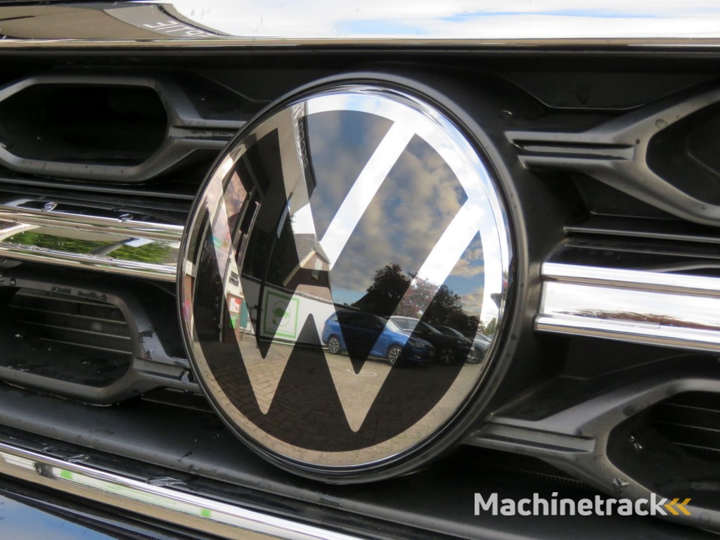 Volkswagen T-roc 1.5 TSI R-LINE 150PK DSG-aut. / Trekhaak afn. / Camera / Stoelverw. / IQ Light / FABRIEKS garantie