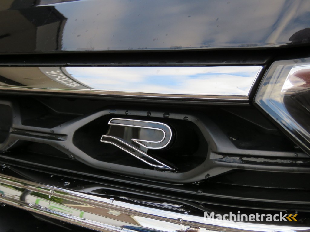 Volkswagen T-roc 1.5 TSI R-LINE 150PK DSG-aut. / Trekhaak afn. / Camera / Stoelverw. / IQ Light / FABRIEKS garantie