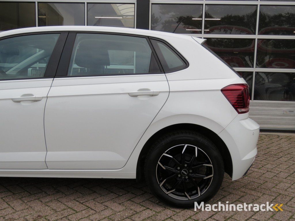 Volkswagen Polo 1.0 TRENDLINE / Airco / Sportvelgen / Pdc V + A / BOVAG garantie