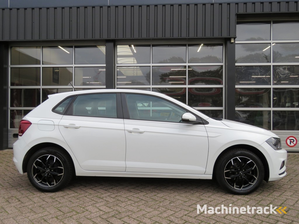 Volkswagen Polo 1.0 TRENDLINE / Airco / Sportvelgen / Pdc V + A / BOVAG garantie