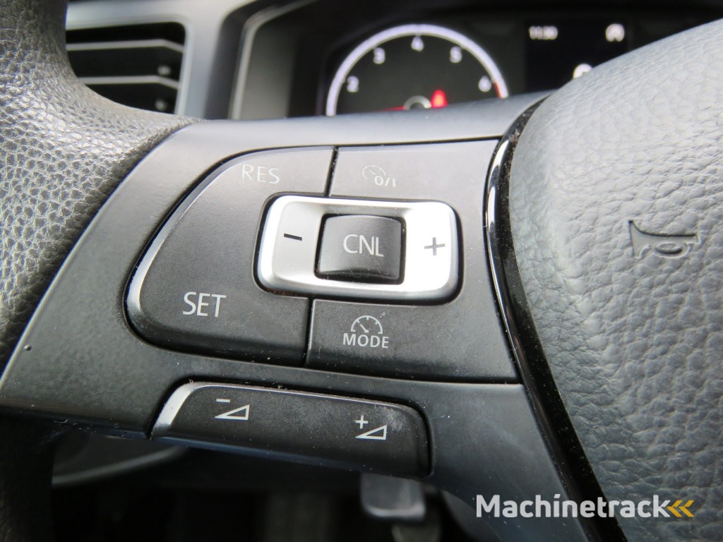 Volkswagen Polo 1.0 TRENDLINE / Airco / Sportvelgen / Pdc V + A / BOVAG garantie