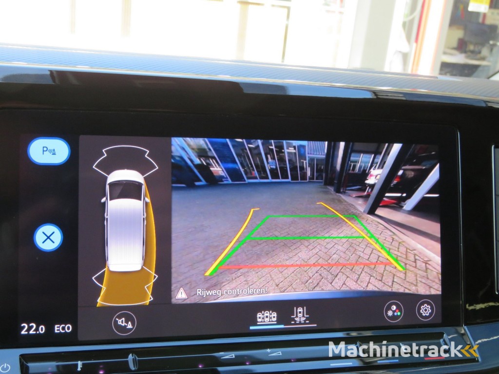 Volkswagen Multivan 1.4 eHybrid L2H1 218PK 7p. / Camera / Navi / 18 Inch / dubbele schuifdeur / BOVAG garantie