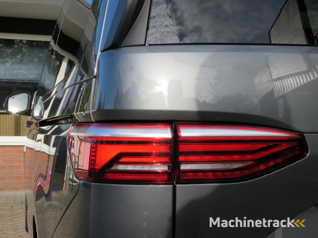Volkswagen Multivan 1.4 eHybrid L2H1 218PK 7p. / Camera / Navi / 18 Inch / dubbele schuifdeur / BOVAG garantie