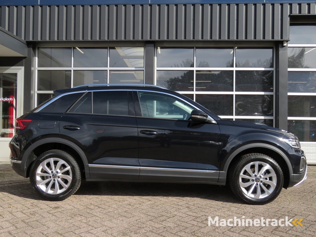 Volkswagen T-roc 1.5 TSI 150pk DSG-aut. LIFE EDITION / IQ Light / Trekhaak afn.baar / Stoelverw. / 17 Inch / FABRIEKS garantie