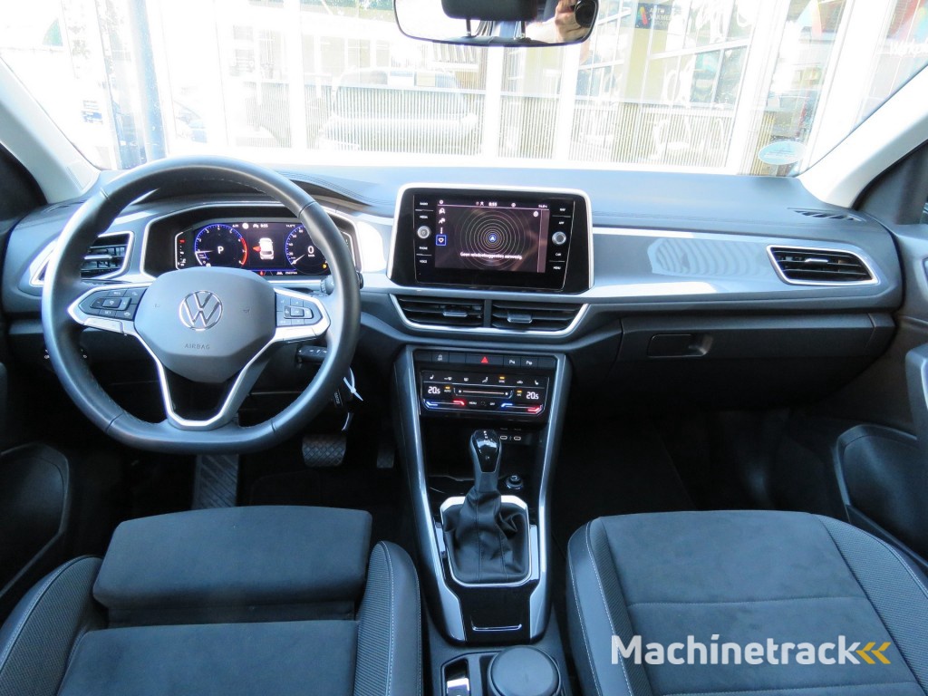 Volkswagen T-roc 1.5 TSI 150pk DSG-aut. LIFE EDITION / IQ Light / Trekhaak afn.baar / Stoelverw. / 17 Inch / FABRIEKS garantie