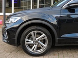 Minituur van Volkswagen T-roc 1.5 TSI 150pk DSG-aut. R-LINE / Trekhaak afn. / Camera / Stoelverw. / IQ Light / FABRIEKS garantie