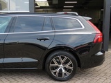 Minituur van Volvo V60 2.0 B3 163pk Aut. Core / Camera / Stoel-stuurverw. / Elec.klep / Veel opties / BOVAG garantie