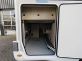 Minituur van Chausson 648 Titanium VIP 140pk Aut. 4-pers. / Queens bed / Hefbed / Fietsenrek / BOVAG garantie