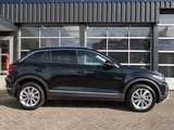 Thumbnail of Volkswagen T-roc 1.5 TSI 150pk DSG-aut. LIFE EDITION / IQ Light / Trekhaak afn.baar / Stoelverw. / 17 Inch / FABRIEKS garantie