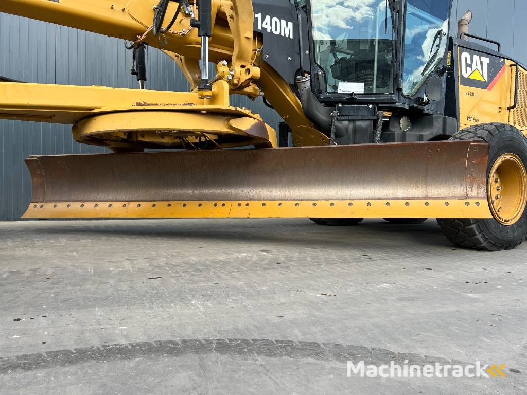 CAT 140M