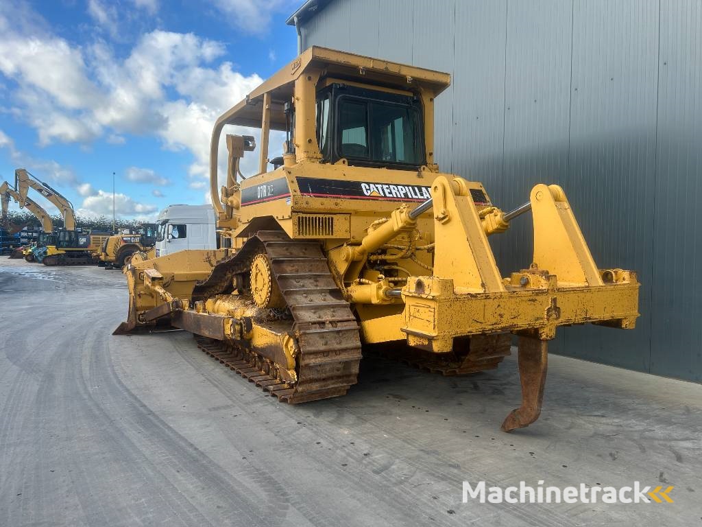 CAT D7R II