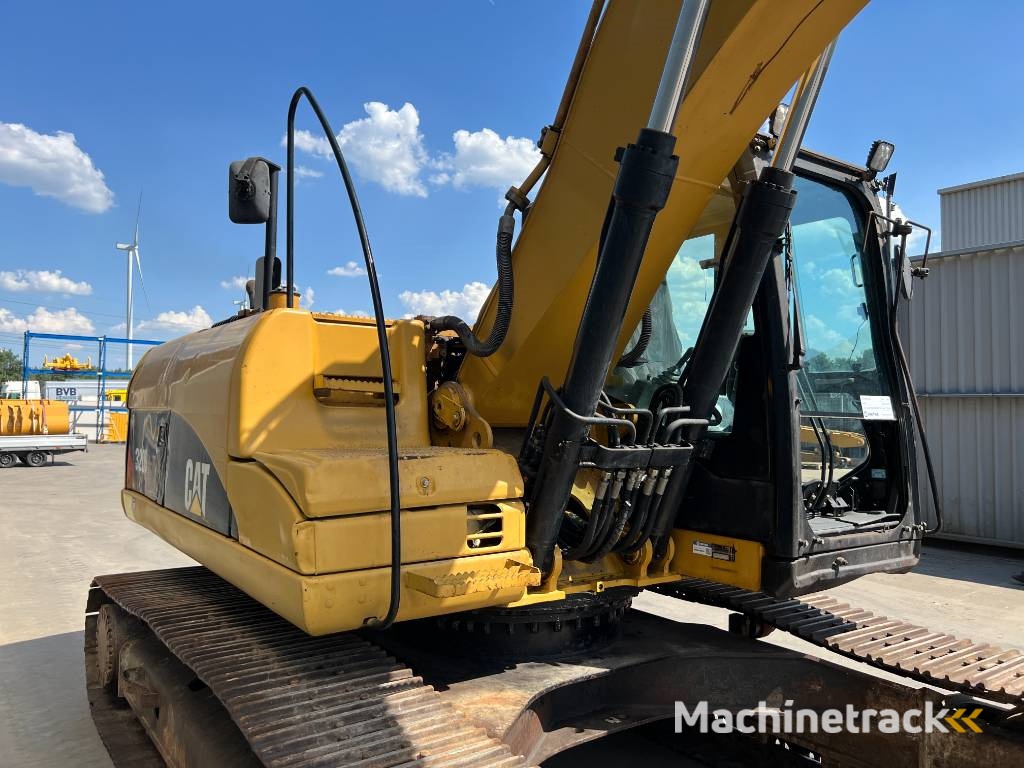 CAT 320D L