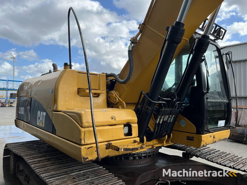 CAT 320D L