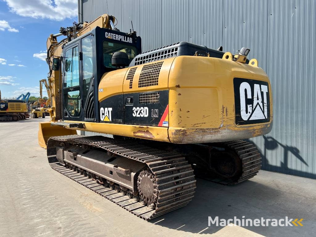 CAT 323D LN VA