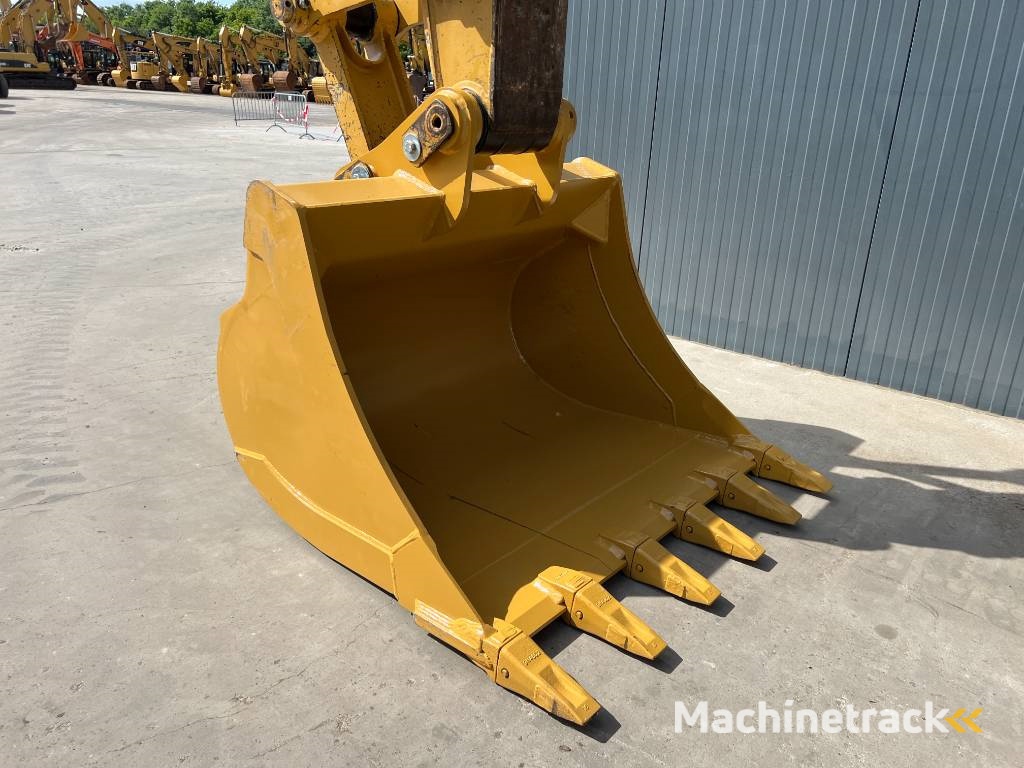 CAT 323D LN VA