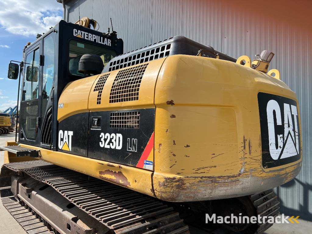 CAT 323D LN VA