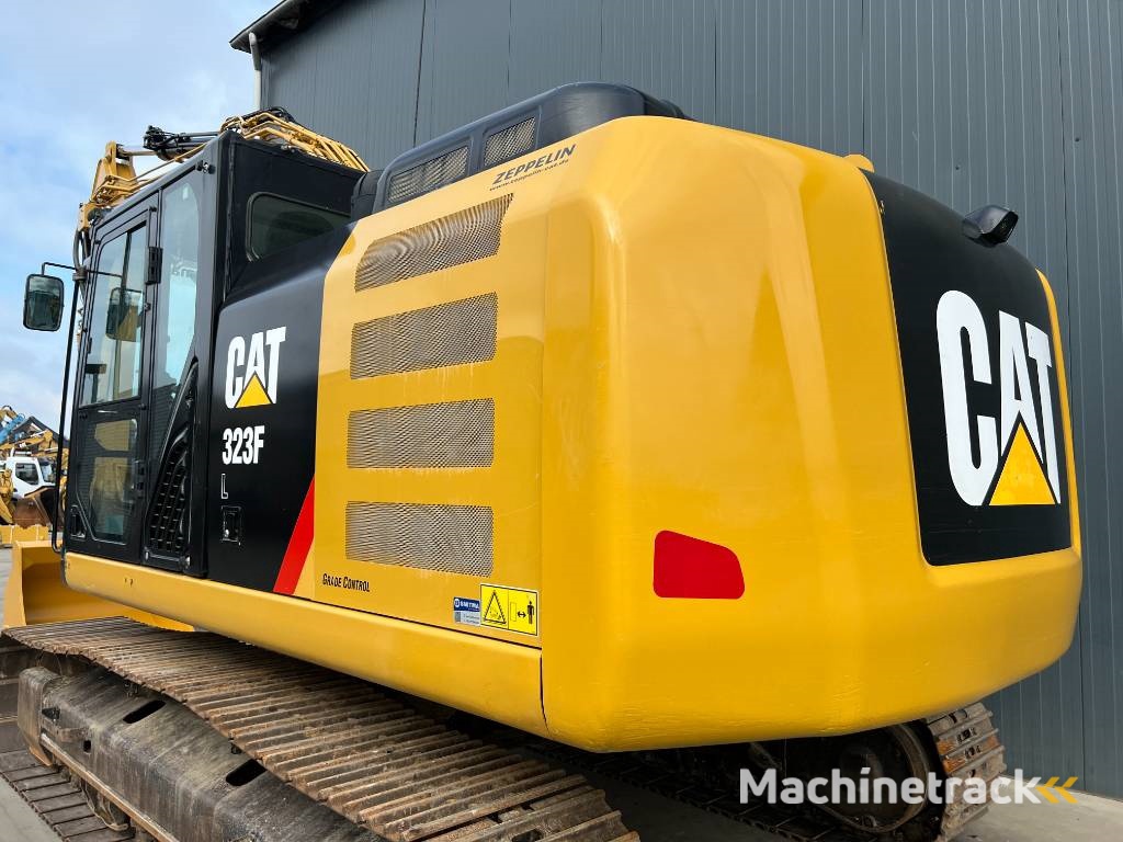 CAT 323F L