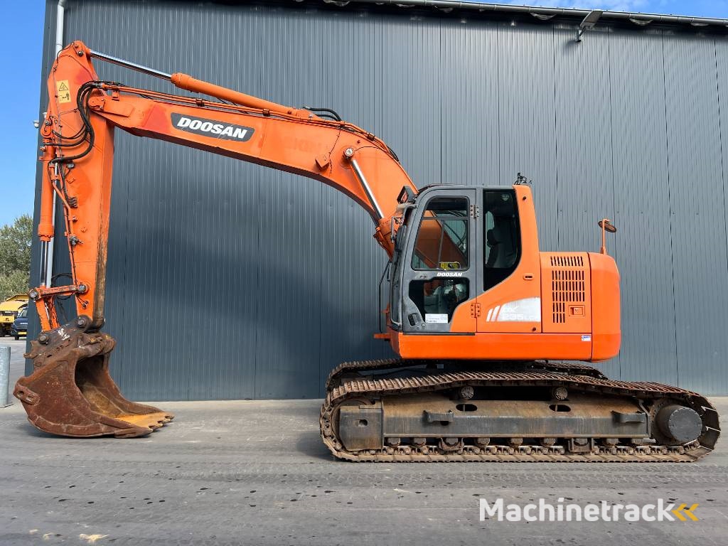 Doosan DX235LCR