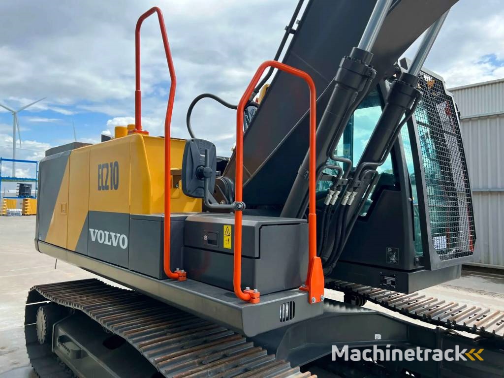 Volvo EC210