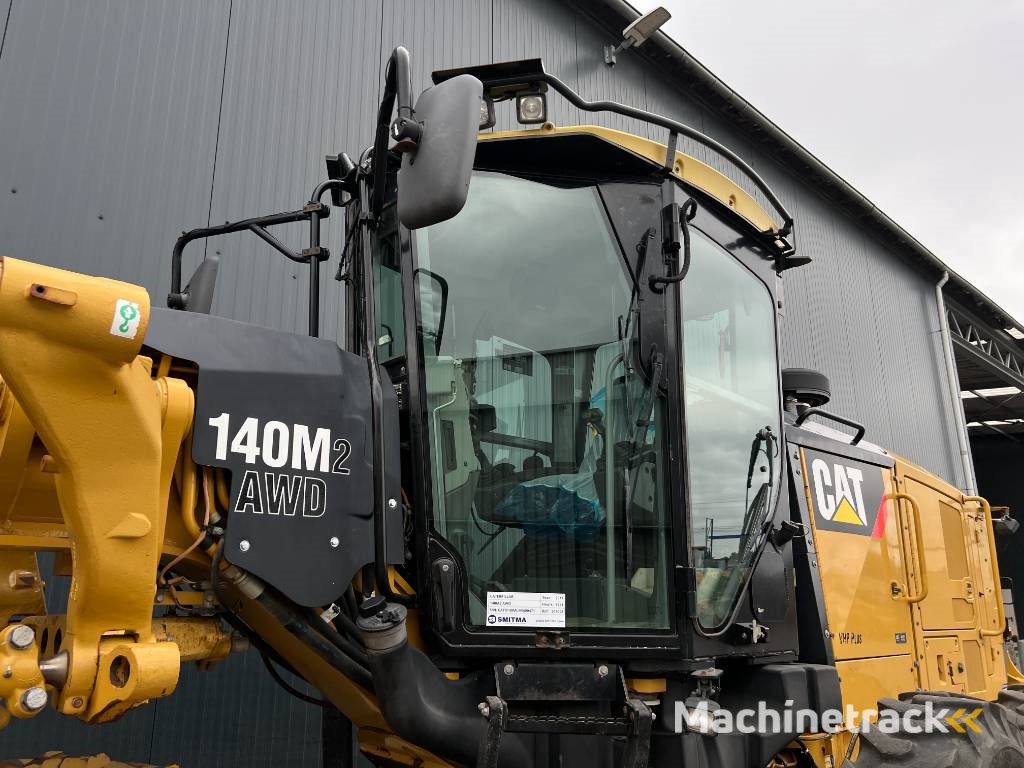 CAT 140M2 AWD